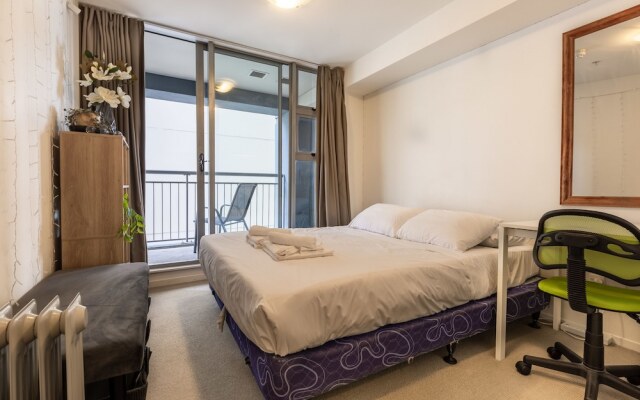 Cosy Two Bedroom in CBD with Pool
