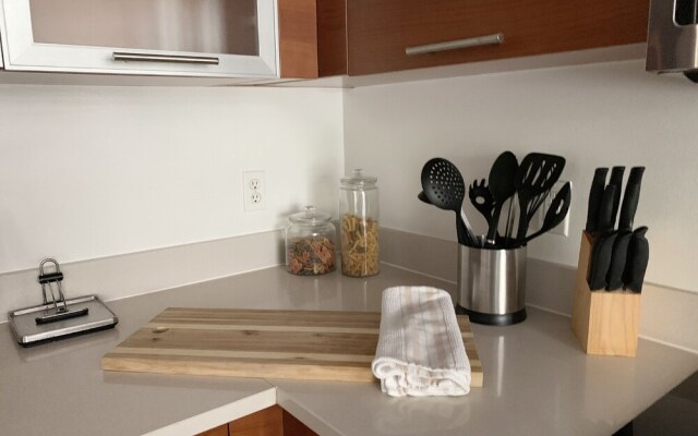 Miami World Rental - Midtown 507