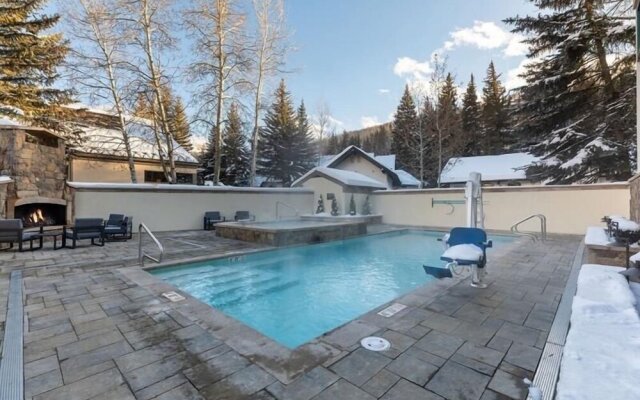 Vail Village condo walking distance to Gondola by RedAwning