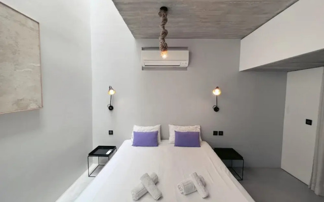 Spacious 1BR Penthouse With a Rooftop Terrace