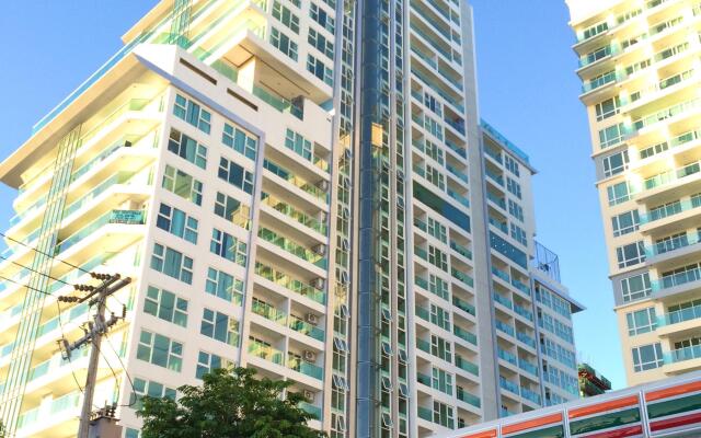 Luxury Cosy Beach View Condominium