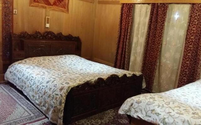Houseboat Moon of Kashmir