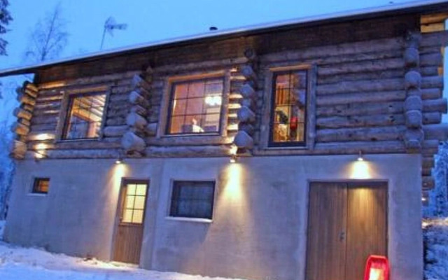 Holiday Home Muuttohaukka