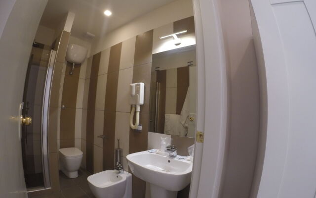Up Hotel