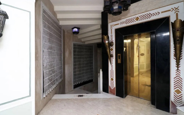 Oyo 25046 Hotel The Orient Taj