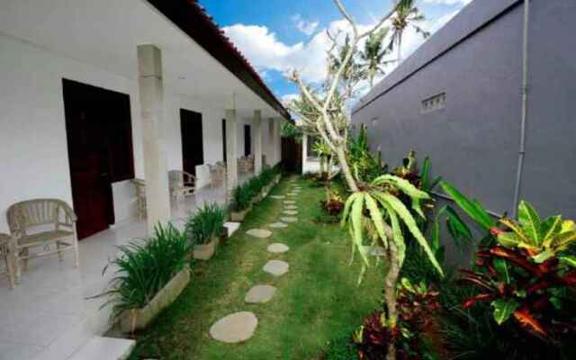 Nyoman Guest House