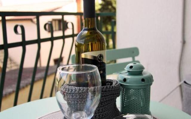 Apartment Matika, terrace apartment 10 minutes walk from center