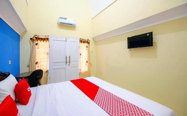 OYO Life 1643 Grand Monica