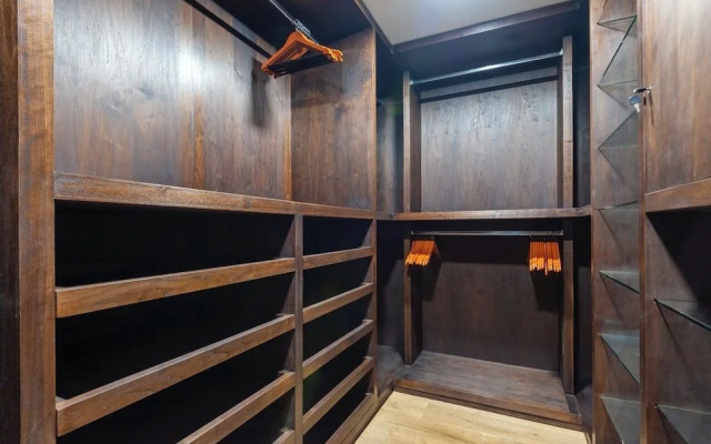 319-PH Luxury 3BR Duplex PH