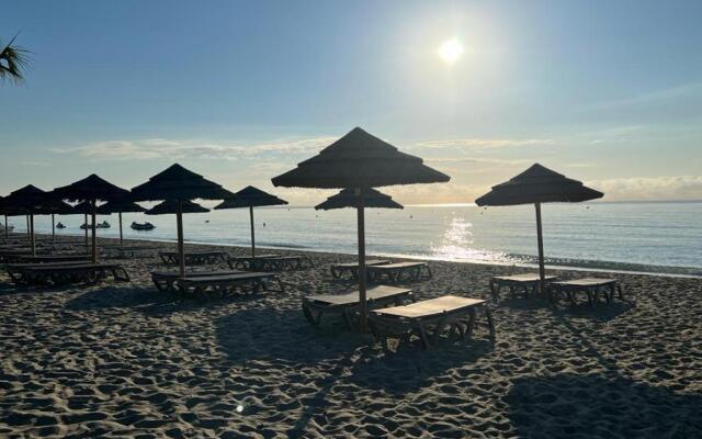 Appart T2 de 40m2 pieds dans l'eau + piscine