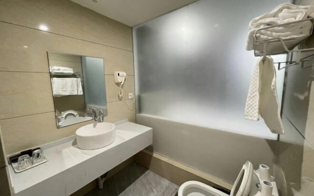 Marriott Hotel – Bathroom – Shangrao