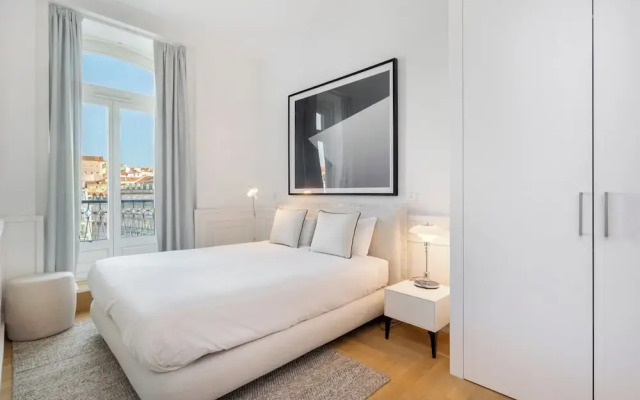 The Boulevard Prime Location W/ Ac & Elevator