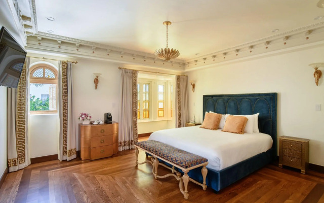 The Villa Casa Casuarina