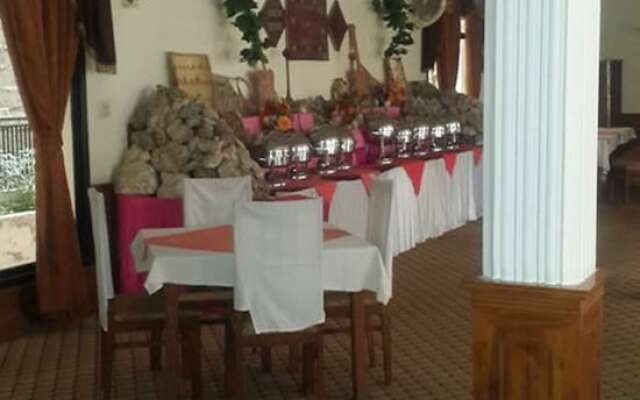 Hotel Green Land
