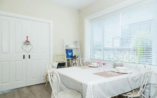Papanui Paris inspired Apartment