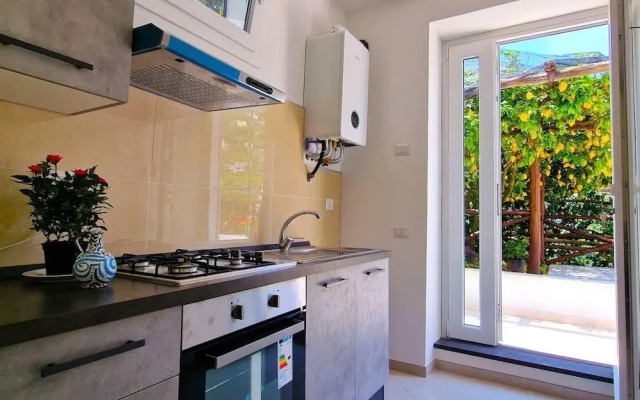 Villa in Lemon Grove With Sea Views & Sea Breeze