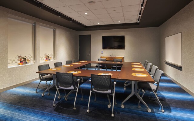 Aloft Cleveland Airport