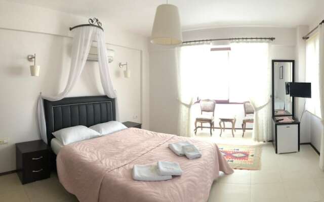 Queen Nano Hotel