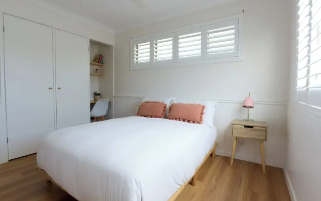 Tugun Retreat - 5BRM Home with Pool