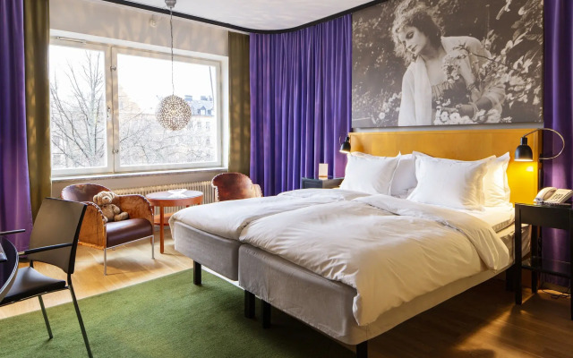 Hotel Rival