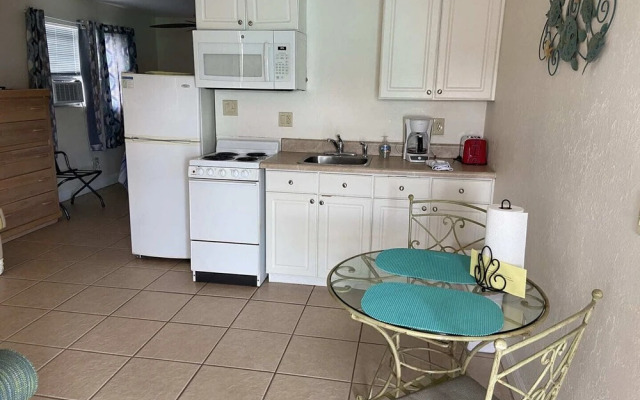 Holiday Court 20 - Overlook