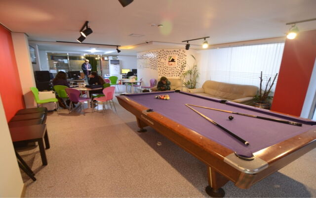 Kimchee Downtown Guesthouse - Hostel