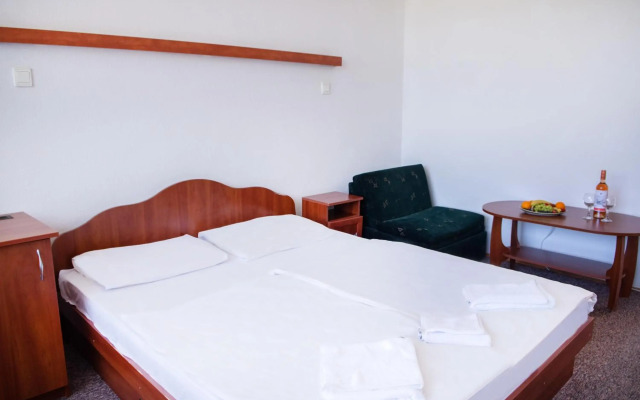 CE Napfény Hotel