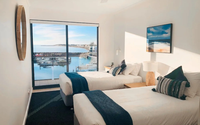Watercolours on Marina – Guest Rooms – Adelaide