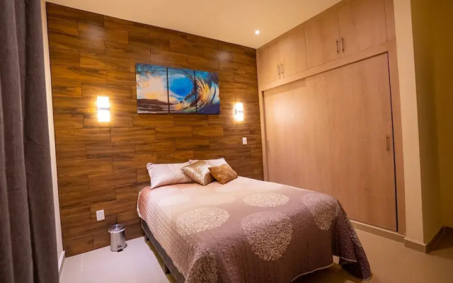 Luxury Apartment With Poll