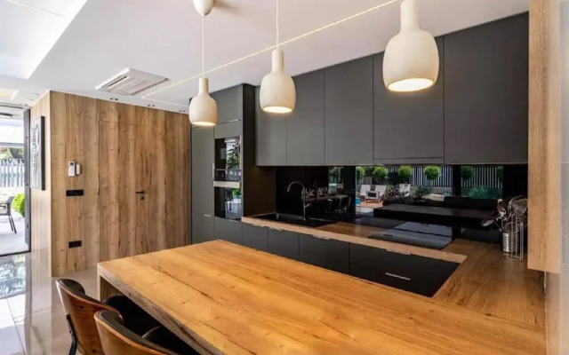 Villa Alpha - Four Bedroom Villa With Swimming Pool