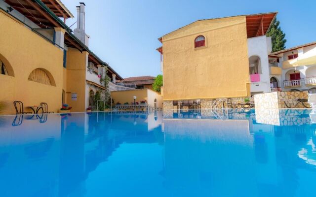 Bella Grecia Studios and Apartments