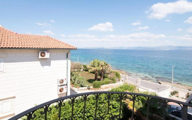 Paula - With Pool and sea View - A2