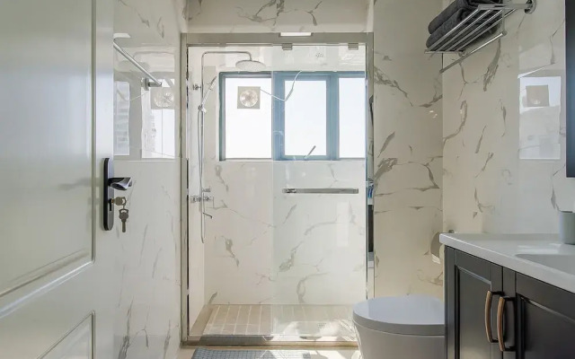 Locals Boutique Apartment Huafa No.12