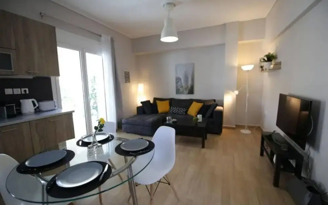 Penthouse lux Flat With 2 bd Next to Larissis