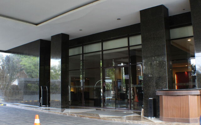 Hotel Santika Pandegiling Surabaya