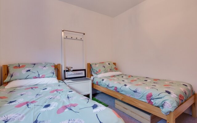Modern Holiday Home in Saundersfoot with Garden