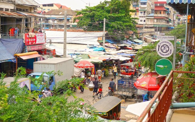 Riverside Backpackers