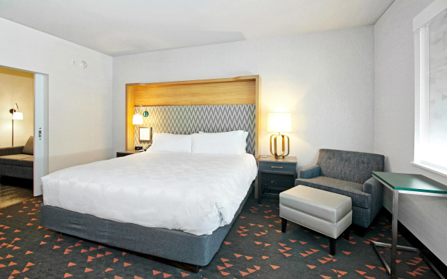 Holiday Inn Hotel & Suites Calgary Airport North by IHG