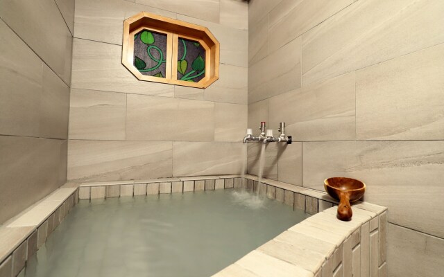 Phoenix Pavilion Hot Spring Hotel