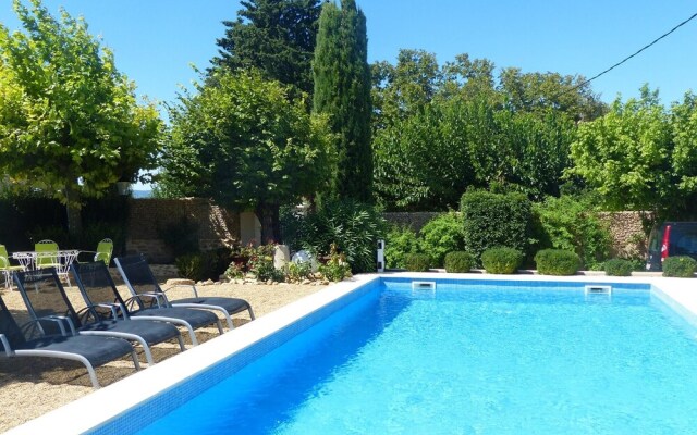 Villa With 5 Bedrooms in Uchaux With Wonderful Mountain View Private Pool Enclosed Garden 40 km From the Slopes