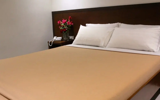OYO 125 West Makati Hotel