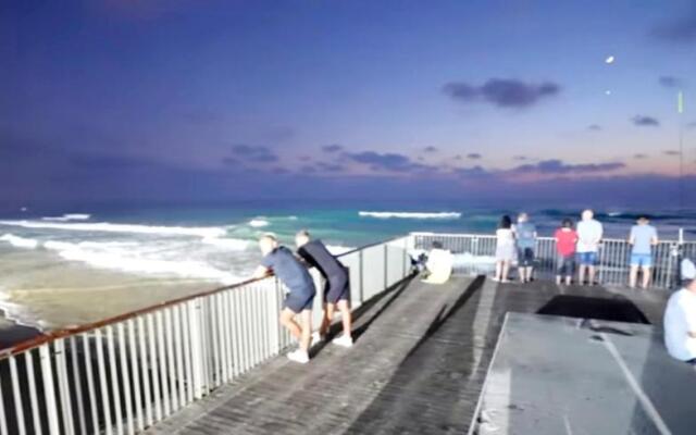 Beachfront Apartment Bat Yam 613
