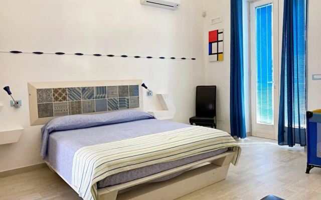 Casa Mondrian - Camere con Bagno e Piscina Privata