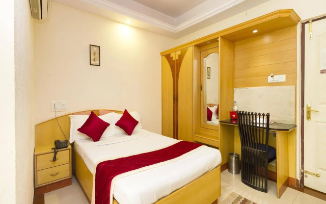 OYO 331 Hotel Skanda Shelters