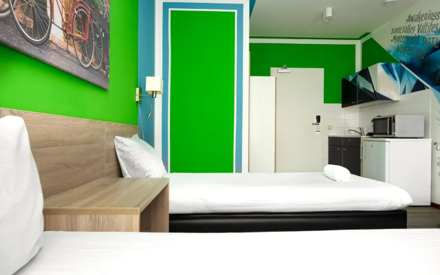 Amsterdam Teleport Hotel