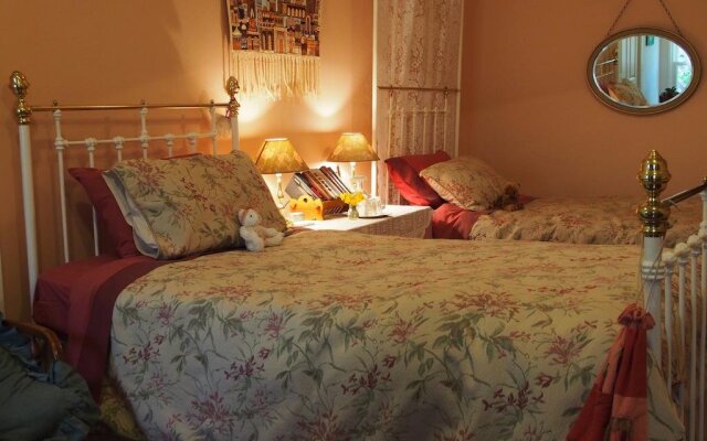 A Winter-Rose Cottage Bed and Breakfast