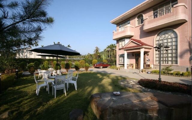 Flora Rexort Guesthouse