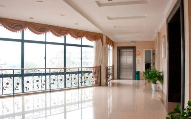 Shuiyue Qinghua Hotel