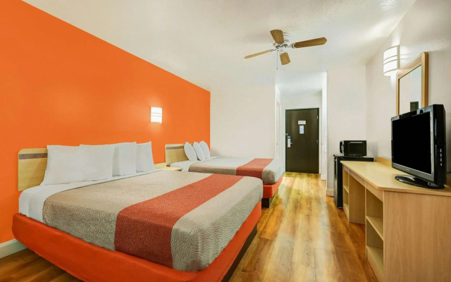 Motel 6 Beaver, UT