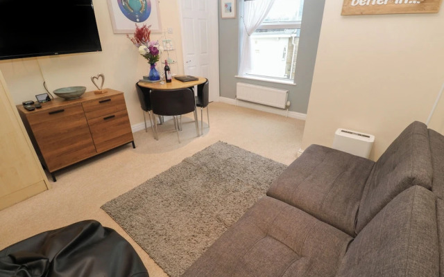 5 Lyonesse Apartments